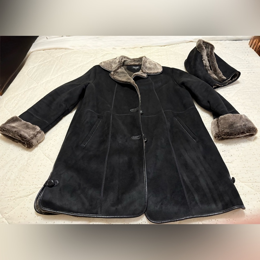 Pennelli Studio stylish black faux suede coat, size 13/14